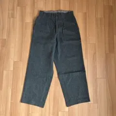 AURALEEウォッシュドフィンクスポリエステルチノテーパードパンツ