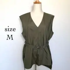 ✨美品✨ノースリーブトップス　ジレ風【Ｍ】ベルト付　ウエストマーク　Ｖネック