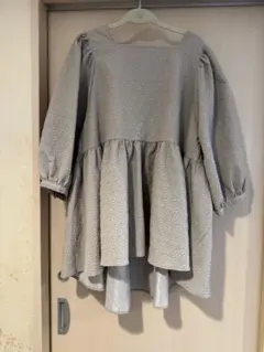 しまむら　グレージュ　フレアトップス