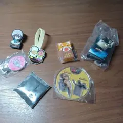 ハローキティ サンリオキャラクターズ ピンバッジなど雑貨7点セット