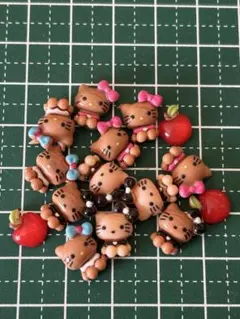 日焼けキティ　ネイルパーツ　15個　高品質