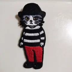 猫 刺繍 ブローチ ボーダー服 ハンドメイド