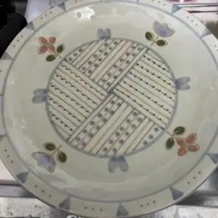 和風幾何学模様の円形皿