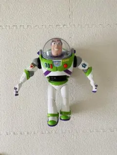 ディズニートイストーリートーキングアクションフィギュア バズライトイヤー