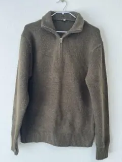 ユニクロ　オリーブ　ハーフジップニット