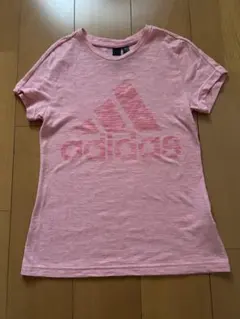 adidas ピンク Tシャツ Sサイズ