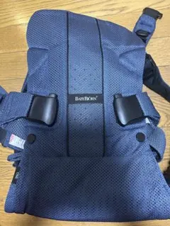 BABYBJORN ベビービョルン　ネイビー　ベビーキャリア メッシュ 抱っこ紐のサムネイル