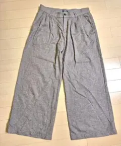 グレー カジュアルパンツ