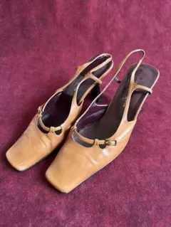 銀座かねまつ バックストラップパンプス