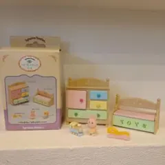 シルバニアファミリー ベビーベッド&タンスセット【完品】