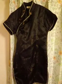 黒 サテン チャイナドレス 半袖