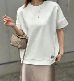 エマテイラー　ロゴ刺繍入り 半袖Tシャツ ホワイトのサムネイル