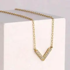 Vロゴ ゴールド ラインストーン チェーンネックレス 結婚式 キラキラ お呼ばれ