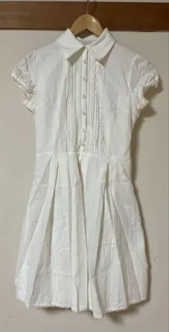 パフスリーブ　ワンピース