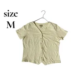 薄いグリーン Mサイズ ボタン付き Tシャツ