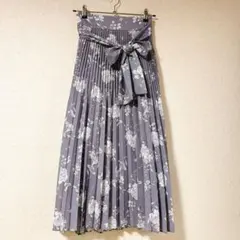 マーキュリーデュオ　花柄グレー　プリーツスカート
