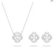 SWAROVSKI クローバー ピアスのみ