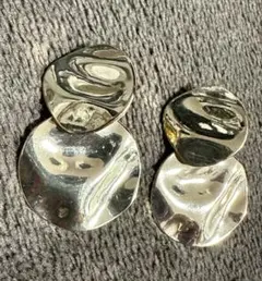 二重円形ピアス