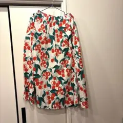UNITED COLORS OF BENETTON チェリー柄スカートのサムネイル
