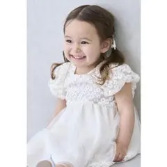 petit main ベージュ フラワーレースロンパース 80