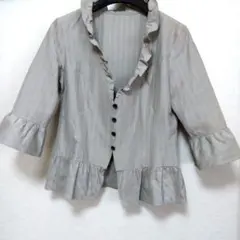 レディース　フリル付き 五分袖ブラウス　軽いジャケット　グレー　ワールド製品