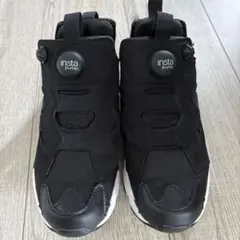 美品Reebok INSTAPUMP FURY ブラック スニーカーのサムネイル