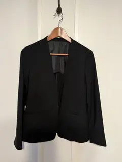 ブラック ノーカラージャケット　（新品同様）