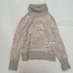 B.byKRIZIA ベージュ タートルセーター ゼブラ柄