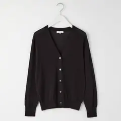 【未使用】アパルトモン　2024SS♡Vネックニットカーディガン　ネイビー 未使用】アパルトモン 2024SS♡Vネックニットカーディガン