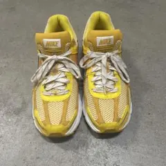 NIKE VOMERO 5 スニーカー イエロー ストリート　y2k 厚底　黄色