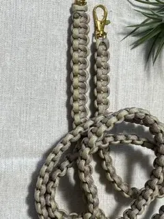 スマホストラップ　パラコード　ハンドメイド　携帯ショルダー