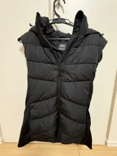 ZARA ダウンベスト フード付き　Sサイズ