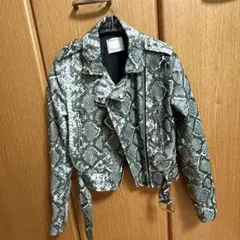 Bershka ベルシュカ レザージャケット ライダース パイソン柄