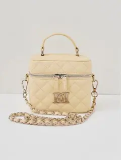 新品未使用 ダーリッチ シルバーパーツ キルティングスクエアミニバッグ イエロー