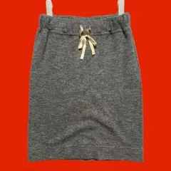 ビューティーアンドユースユナイテッドアローズ　膝丈ニットスカート　グレー　無地