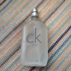 Calvin Klein ck one オードトワレ 100mLのサムネイル