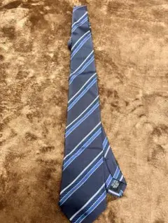 HUGO BOSS ネイビーと青のストライプネクタイ