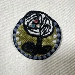 ミナペルホネン ブローチ