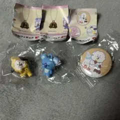 BT21 キャラクター　缶バッジ キーホルダー　くら寿司