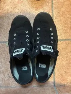 Onitsuka Tiger ブラック スニーカー　スリッポン