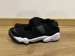【最終値下げ】NIKE AIR RIFT ブラック　23.0のサムネイル