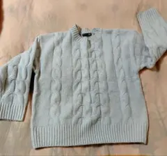 アイボリー　ケーブル編み　ニット　セーター