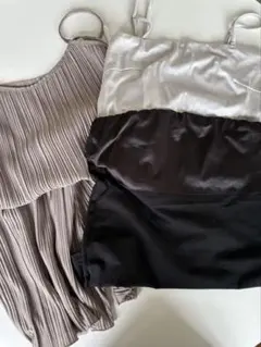 プリーツキャミ➕ショートパンツ ➕シルバーキャミソール➕黒キャミソールのサムネイル