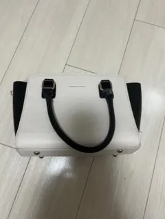 トートバッグ ホワイトとブラック