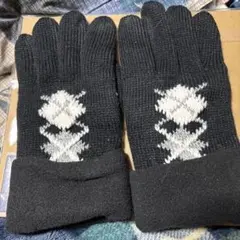 幾何学模様 ニット手袋 黒と白