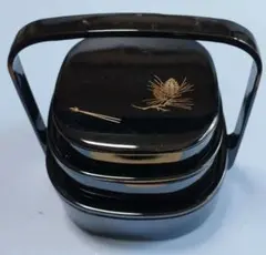 新品未使用　黒色3段重箱 金色の松模様