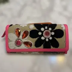 希少 クリスチャンルブタン リップ柄 スタッズ 長財布 クラッチバッグ