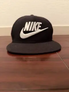 Nike 黒 スナップバックキャップ