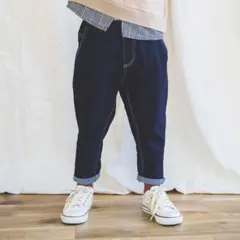 テーパードパンツ