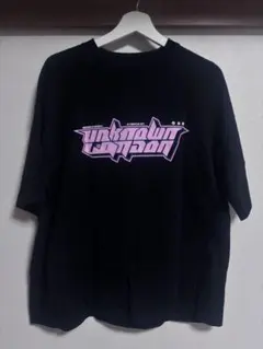 UNKNOWN Tシャツ 黒 半袖のサムネイル